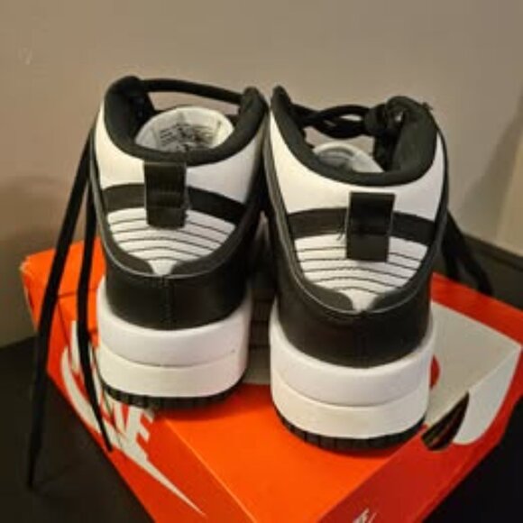 Ladies/Youth Nike Dunk Low size 4Y - Picture 2 of 5